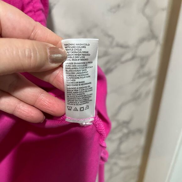 Good American Round Neck Sleeveless Ruched Tank - Picture 6 of 8